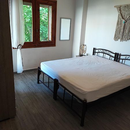 Appartamento Stone House With Seaview Nea Poteidaia Esterno foto