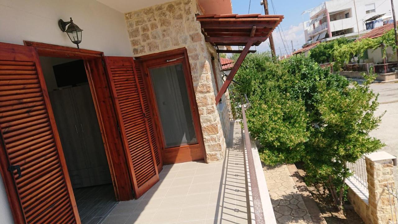 Appartamento Stone House With Seaview Nea Poteidaia Esterno foto