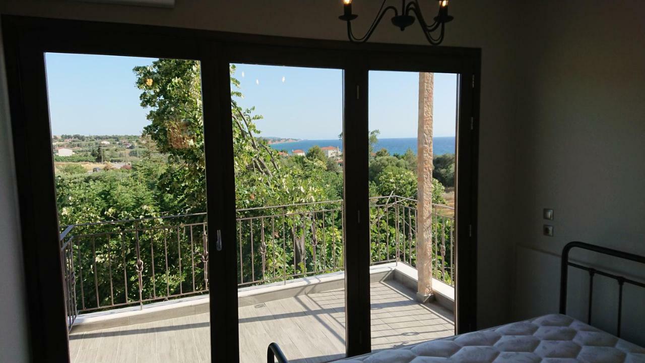 Appartamento Stone House With Seaview Nea Poteidaia Esterno foto