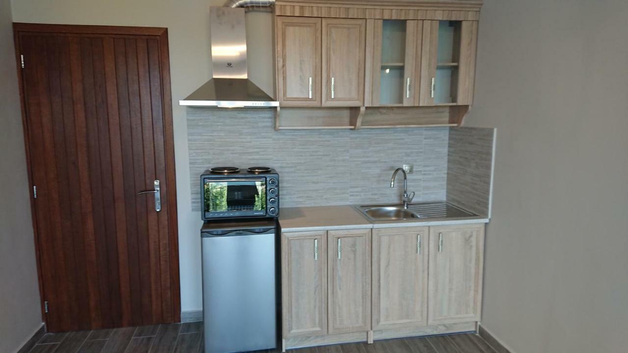 Appartamento Stone House With Seaview Nea Poteidaia Esterno foto