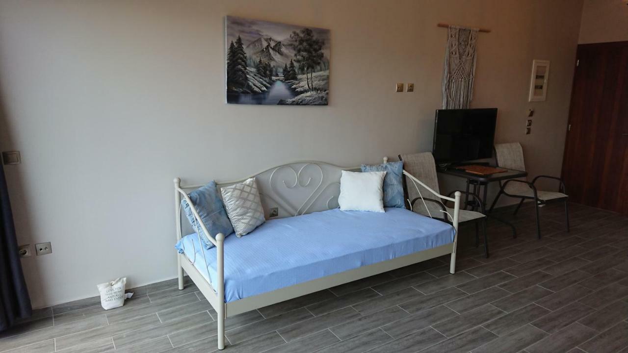 Appartamento Stone House With Seaview Nea Poteidaia Esterno foto
