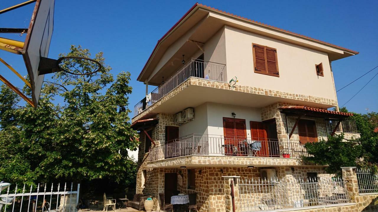 Appartamento Stone House With Seaview Nea Poteidaia Esterno foto