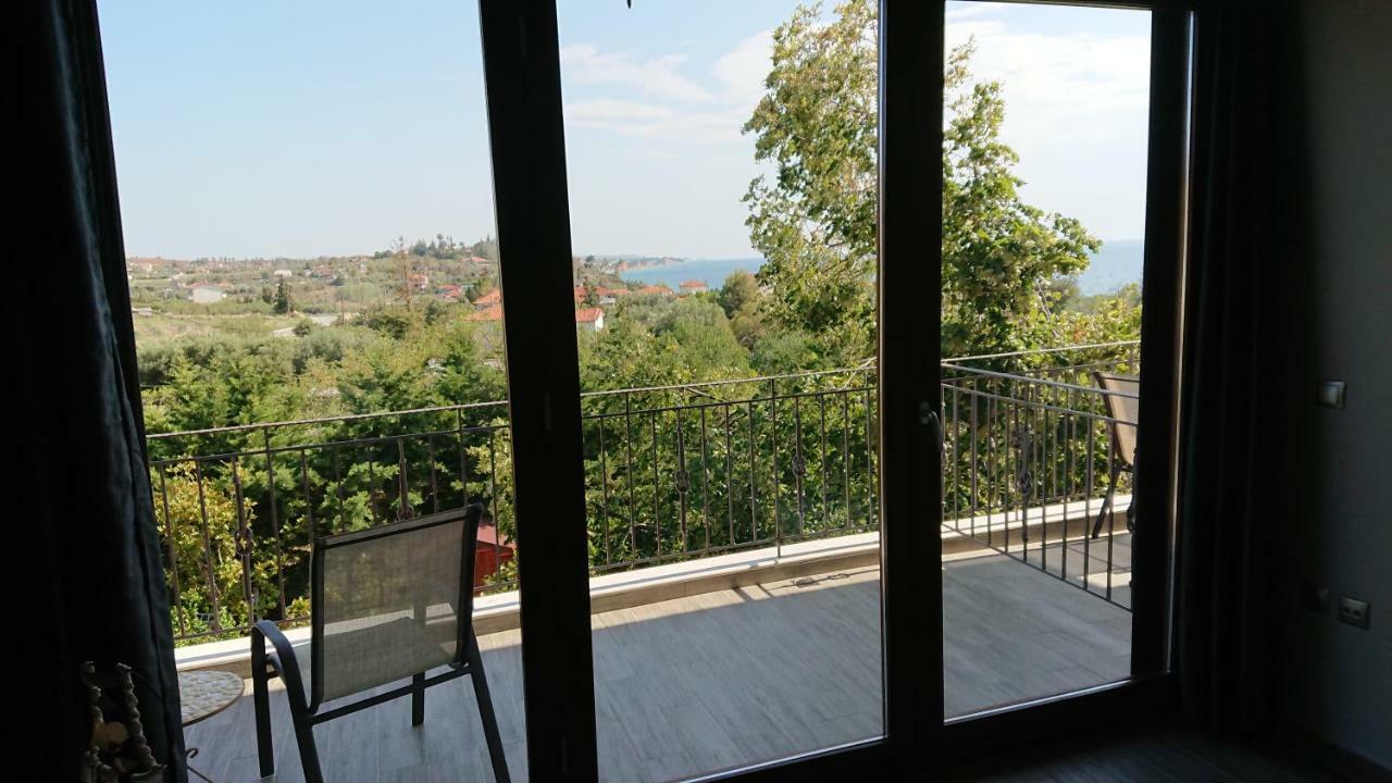 Appartamento Stone House With Seaview Nea Poteidaia Esterno foto