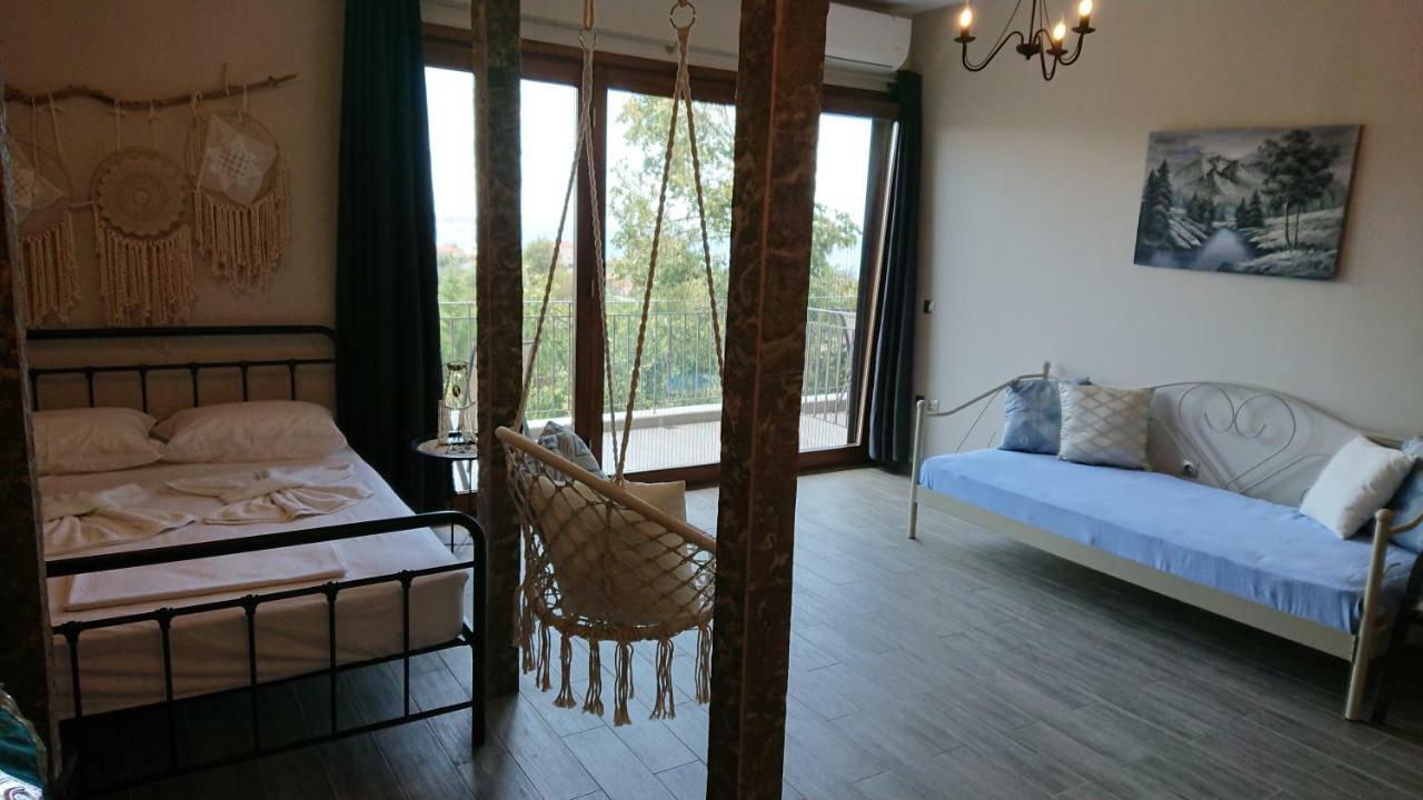 Appartamento Stone House With Seaview Nea Poteidaia Esterno foto