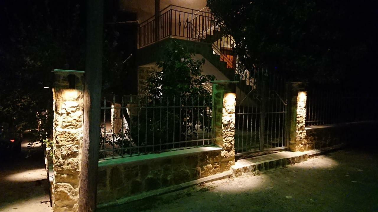 Appartamento Stone House With Seaview Nea Poteidaia Esterno foto