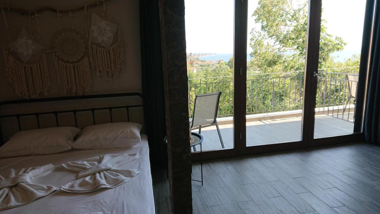 Appartamento Stone House With Seaview Nea Poteidaia Esterno foto