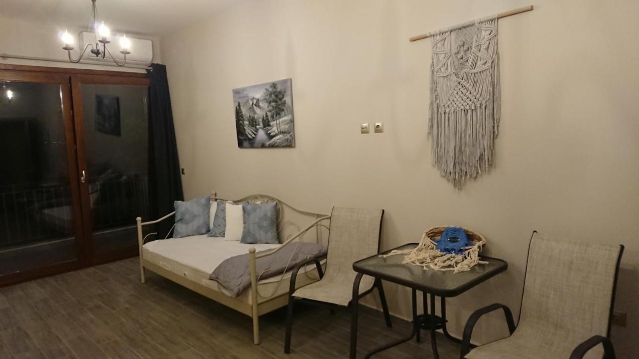 Appartamento Stone House With Seaview Nea Poteidaia Esterno foto