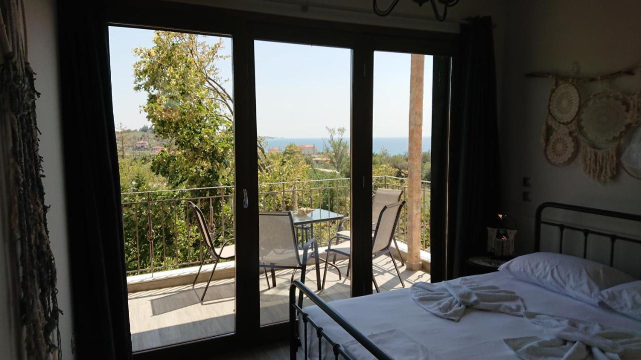 Appartamento Stone House With Seaview Nea Poteidaia Esterno foto
