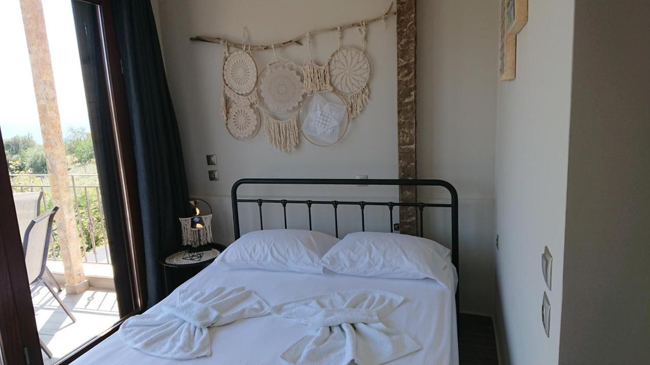 Appartamento Stone House With Seaview Nea Poteidaia Esterno foto